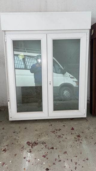 Ventana PVC Blanco con Persiana y Mosquitera