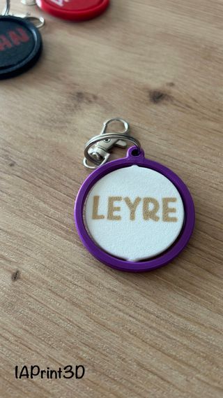 Llavero giratorio personalizado con nombre