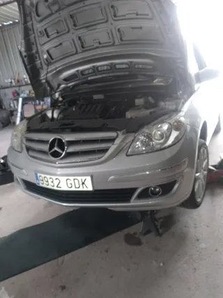 varias marcas en el mercado automotor BMW mercedes Toyota Ford Audi 2020