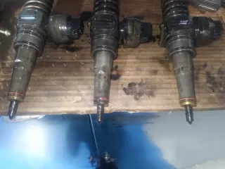 varias marcas en el mercado automotor BMW mercedes Toyota Ford Audi 2020