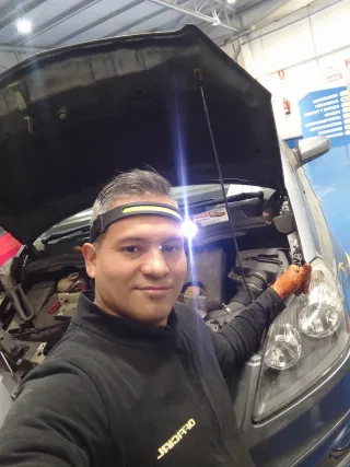 varias marcas en el mercado automotor BMW mercedes Toyota Ford Audi 2020