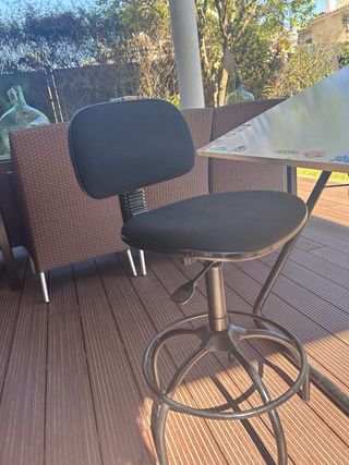 Mesa de Dibujo y su silla