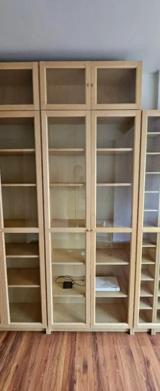 Librería Ikea Madera y Cristal