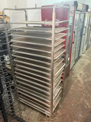 Carro de bandejas metálico