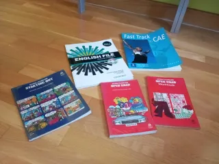 Libros para aprender inglés. Uno de ellos trae CD