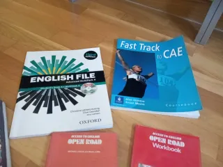 Libros para aprender inglés. Uno de ellos trae CD