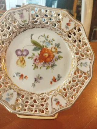 Coppia Piatti Decorativi Fiori Oro