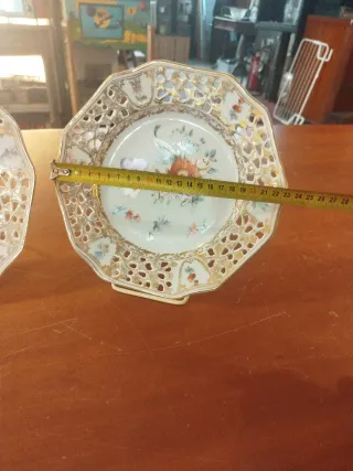 Coppia Piatti Decorativi Fiori Oro