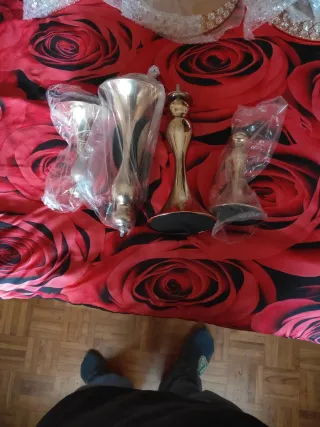 Candelabros dorados de metal