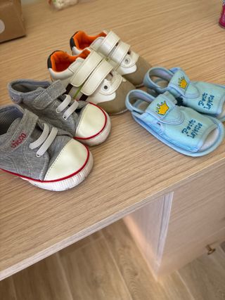 Lote Zapatos Bebé Chicco y Sandalias
