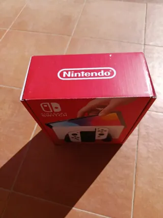 Caja Nintendo Switch OLED (embalaje y plásticos)