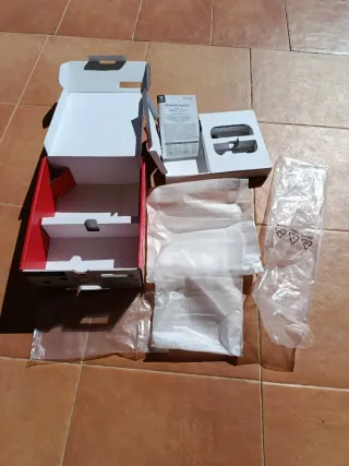 Caja Nintendo Switch OLED (embalaje y plásticos)