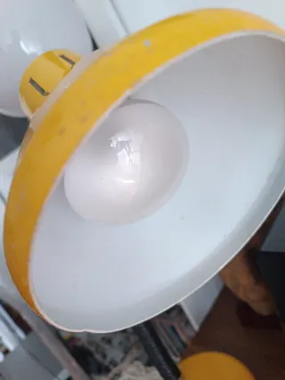 Lámpara Flexo Metálica Amarilla