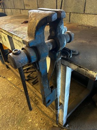 Banco de trabajo metálico