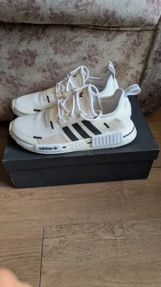 Adidas NMD R1 Talla 43 1/3