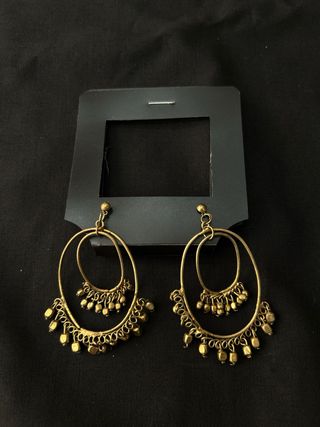 Pendientes colgantes dorados dobles con adornos