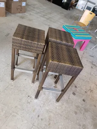 Sillas altas ratán y metal