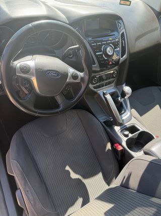 FORD FOCUS TITANIUM