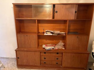 Mueble de salón madera y cristal