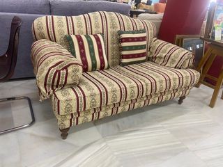 Sofá de 2 plazas con 2 cojines