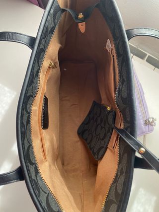 Bolso Negro Coach con Monedero