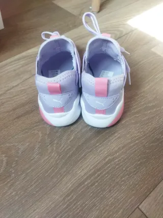 Zapatillas niña Puma Talla 31 Nuevas