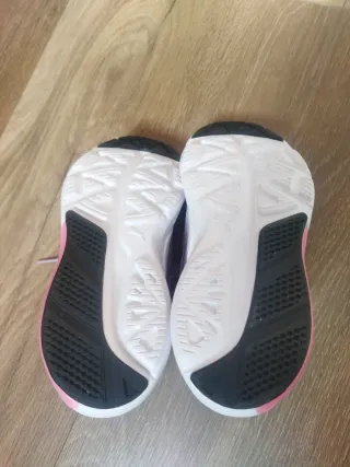 Zapatillas niña Puma Talla 31 Nuevas