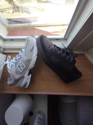 Zapatillas New Balance grises y negras