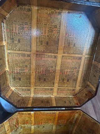 Baúl Octogonal Oriental Marrón y Dorado