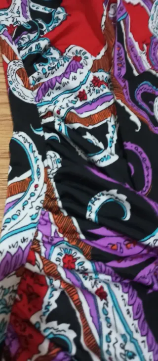 Top halter con estampado paisley