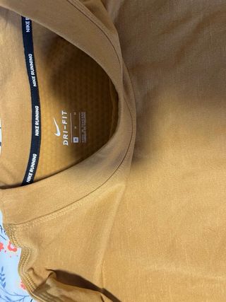 Sudadera Nike Mujer mostaza, coral y negro