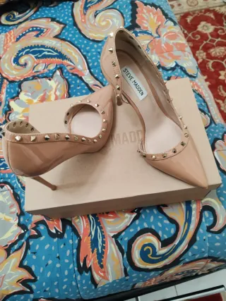 Zapatos de tacón Steve Madden tachuelas