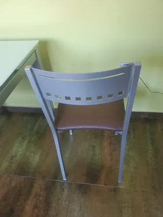 Sillas de cocina metálicas 4  unidades)