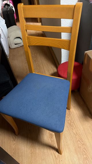 Mesa comedor negra + 6 sillas azules