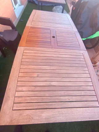 Mesa de jardín de madera