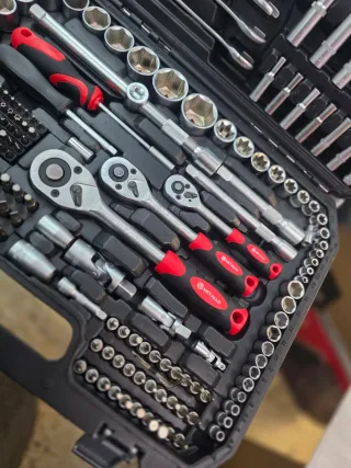 MALETÍN DE HERRAMIENTAS DE 216 PIEZAS