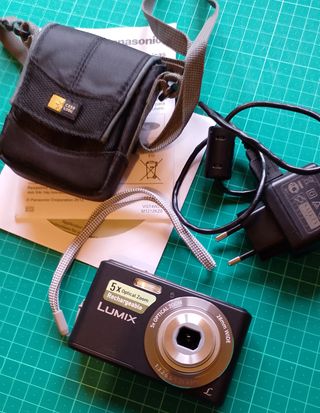 Cámara Panasonic Lumix DMC-F5 Negra