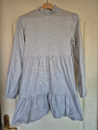 Vestido corto Zara gris rayas