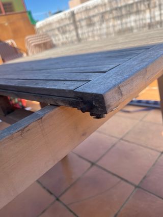 Mesa y 3 bancos de jardín madera