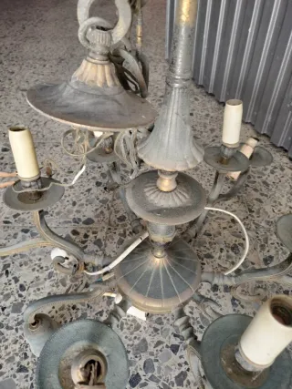 Lámpara de bronce antigua