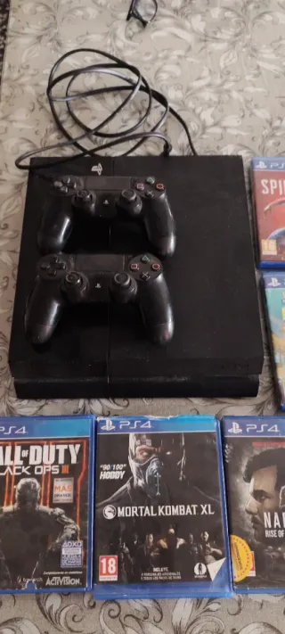 PS4 (PlayStation 4) Negra + 9 Juegos