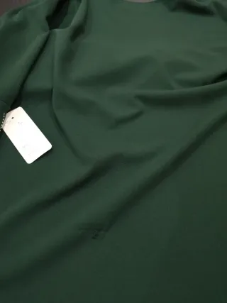 Blusa verde con maniche strass taglia unica