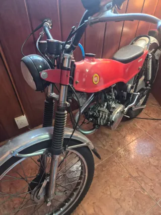 Montesa Cota 49 Roja y Plata