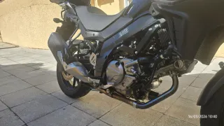 Suzuki V Strom 650 Negra-3.000 km. Nueva, impoluta