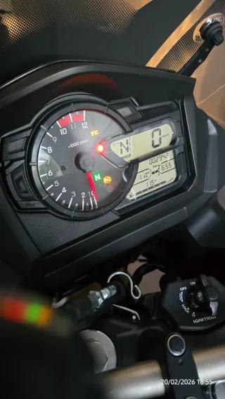 Suzuki V Strom 650 Negra-3.000 km. Nueva, impoluta
