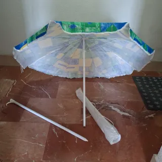 Sombrilla de playa colorida