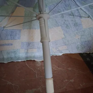 Sombrilla de playa colorida