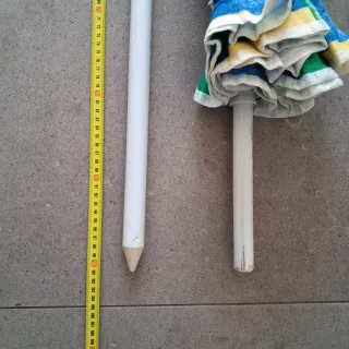 Sombrilla de playa colorida