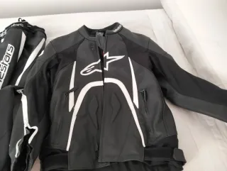 Mono de dos piezas alpinestars y botas
