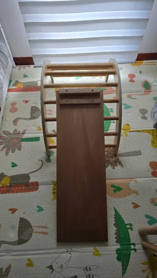 Arco balancin de madera con rampa